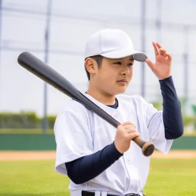 バットを持った小学生